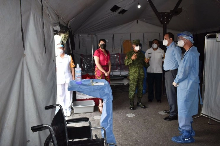 Cuauhtémoc Blanco en hospital militar para atención de pacientes con Covid-19. Foto tomada del Twitter de @cuauhtemocb10
 