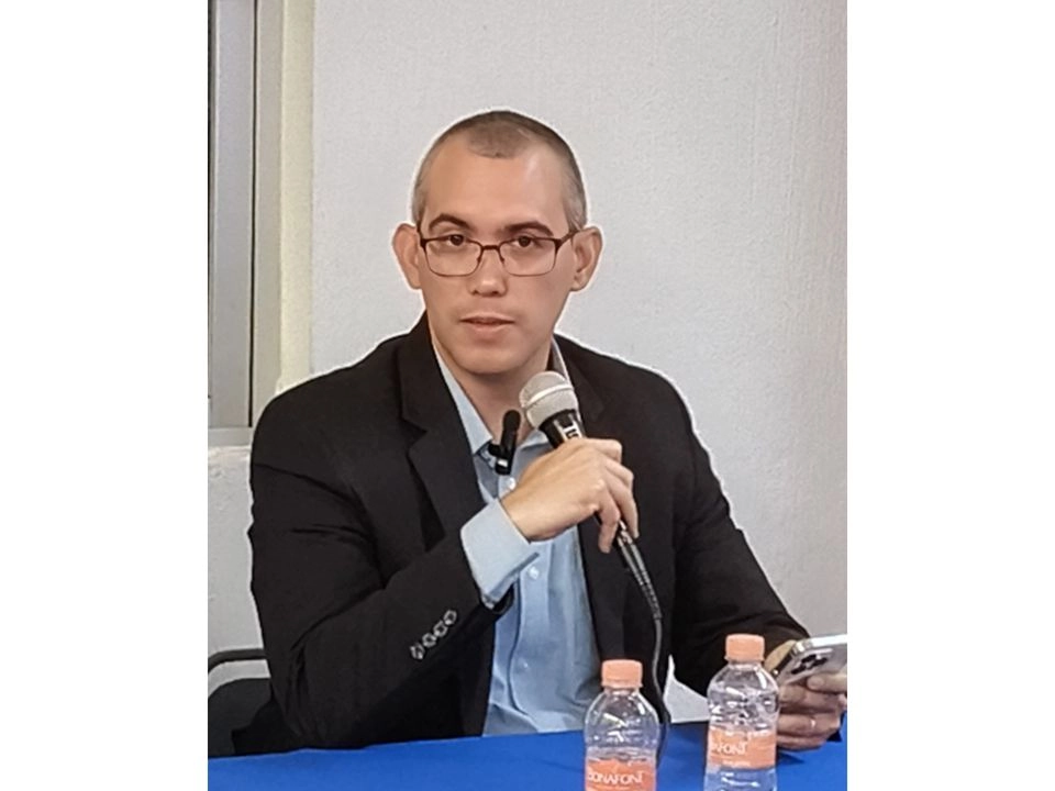 Luis López González, segundo secretario de la embajada cubana, participó en el Festival de la Ceiba. Foto 