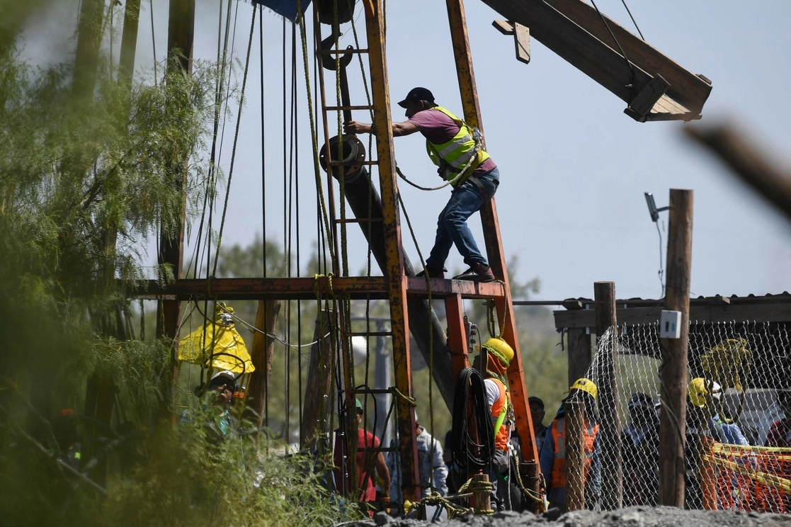 Personal de rescate en la mina de carbón en Sabinas, Coahuila. Foto Afp /Archivo