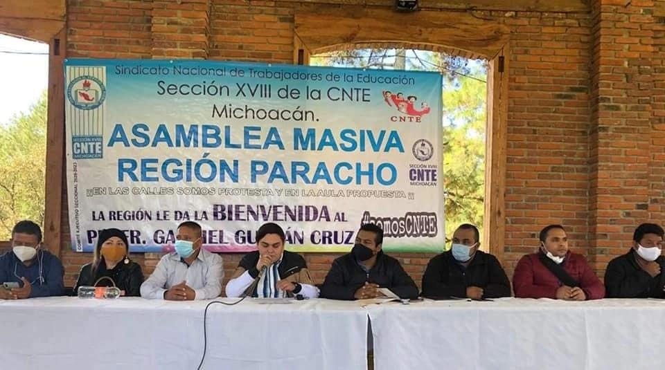 Toma de protesta de la coordinación regional de la CNTE en Paracho. Foto tomada del Facebook de Gamaliel Guzmán Cruz 