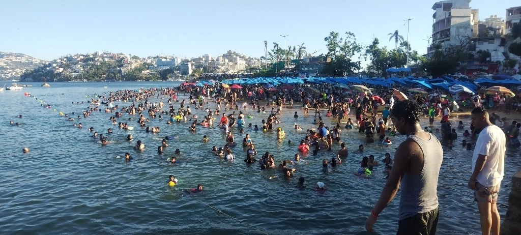 El puerto promedió 87.5 por ciento de ocupación hotelera el primer día del año. Fotos Héctor Briseño
