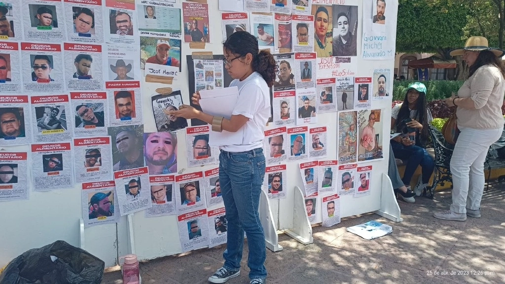 Las imágenes son subidas por estos individuos a grupos de  WhatsApp , Facebook y Twitter, lo que para la activista Mayra Dávila es una forma de ejercer violencia en contra de las jóvenes. Foto Ricardo Montoya