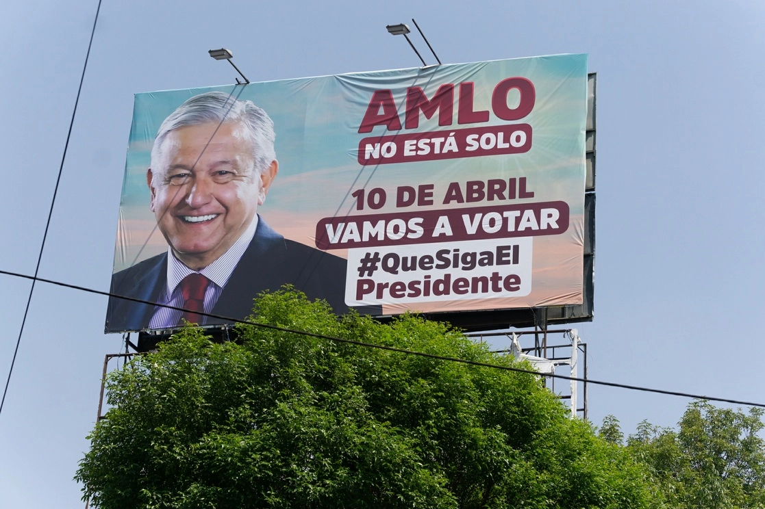 Anuncio sobre la revocación de mandato. Foto Pablo Ramos