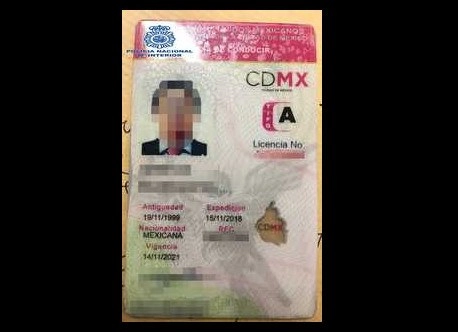 La policía española dio a conocer la licencia de conducir falsa que presentó Emilio Lozoya al momento de su detención