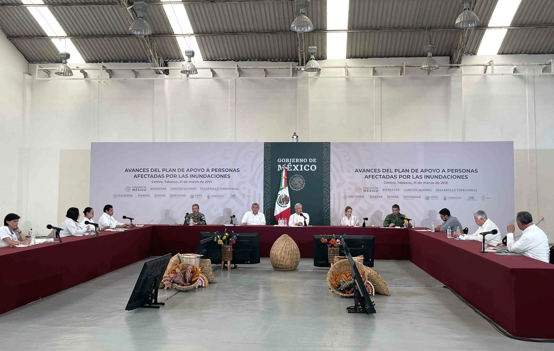 El presidente López Obrador durante el informe del avance del plan de apoyo para las personas afectadas por las inundaciones en Tabasco, el 31 de marzo de 2021. Foto cortesía Presidencia