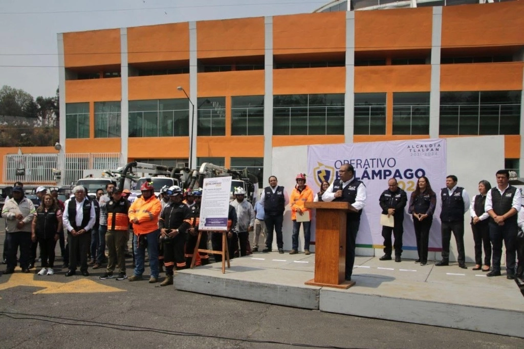 La directora de Obras y Servicios Urbanos, Yuritzi Contreras, explicó que se hizo trabajo preventivo de desazolve de la red secundaria de drenaje. Foto cortesía