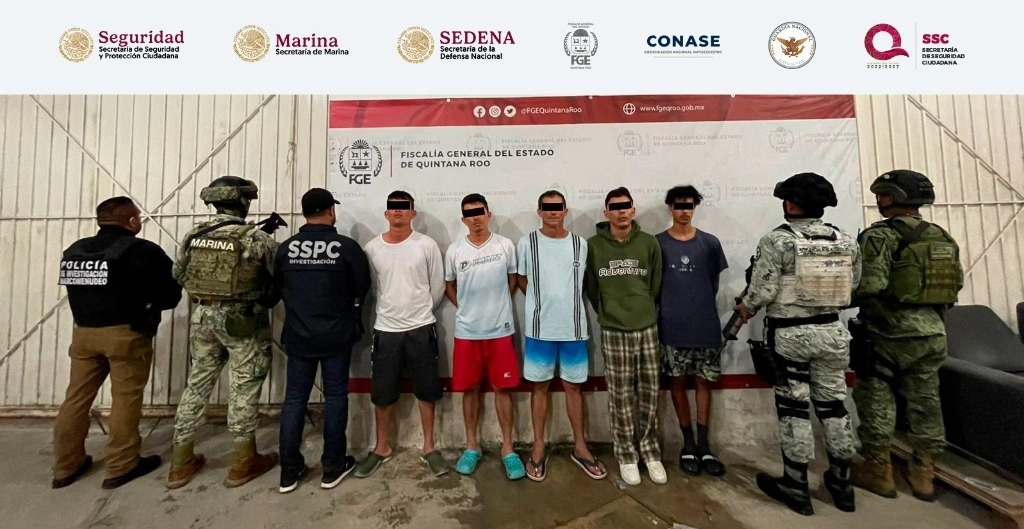 Entre los 17 detenidos en los cateos realizados en Cancún, QR, hay personas de origen colombiano. Foto Tomada de X @FGEQuintanaRoo