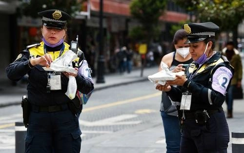 El gasto de la SSC fue para la elaboración y suministro de comidas para los diversos sectores, agrupamientos, unidades de protección y policía complementaria. Foto Afp