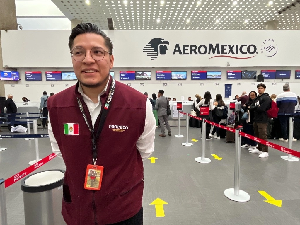 En la Terminal 2 del Aeropuerto Internacional de la Ciudad de México. Foto Luis Castillo / Archivo 