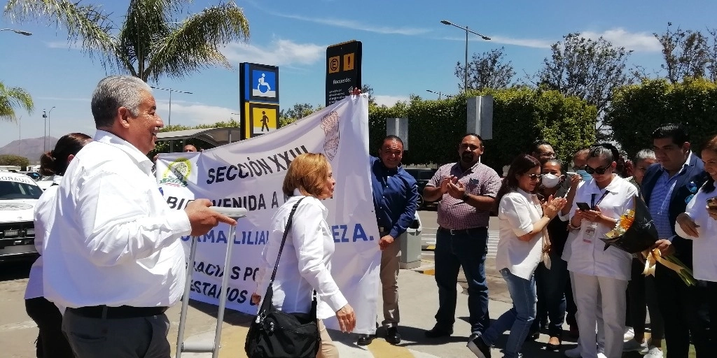 Norma Liliana Rodríguez Argüelles, dirigente del sindicato nacional del ISSSTE, a su llegada a la capital nayarita. Foto Luis Sánchez