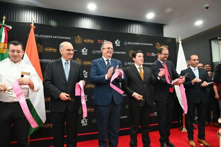 El corte del listón estuvo a cargo de Marcelo Ebrard Casaubón; Samuel García Sepúlveda, el alcalde de Monterrey, Luis Donaldo Colosio y los directivos para México y América Latina, Rayeev Gupta y Henry Manzano, respectivamente, el 31 de mayo de 2023. Foto tomada de Twitter @SRE_mx