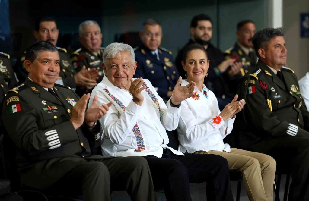 El presidente Andrés Manuel López Obrador encabezó este domingo un acto con el que se declaró el cierre del proyecto Tren Maya junto con la presidenta electa Claudia Sheinbaum. Foto Presidencia