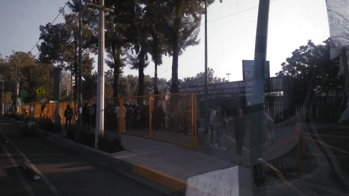 Así amanecieron las instalaciones de la preparatoria Justo Sierra, de la UNAM. Foto de redes sociales a través de @Notimex