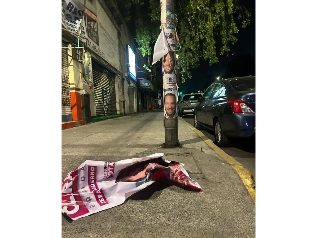 Este tipo de actos ya han sido denunciados en anteriores ocasiones por parte de los equipos de ambos candidatos. Foto 'La Jornada'
