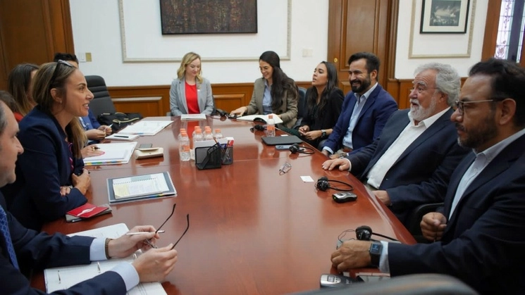El encuentro entre ambos funcionarios se realizó en las oficinas de la Secretaría de Gobernación, el 11 de julio de 2023. Foto tomada de Twitter @A_Encinas_R