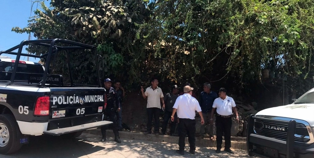 Policias municipales y estatales de seguridad y de la FGE se movilizaron para localizar a la joven secuestrada, Maricruz García Margarito. Foto Tomada del Twitter @FGEGuerrero