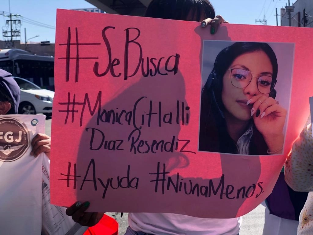 Mónica Citlali Díaz Reséndiz, maestra de inglés, fue vista por última vez el 3 de noviembre cuando salió de su casa en el municipio de San Salvador Atenco. Se dirigía a su lugar de trabajo, ubicado en San Juan Alcahuacan, Ecatepec, estado de México. Foto Javier Salinas 