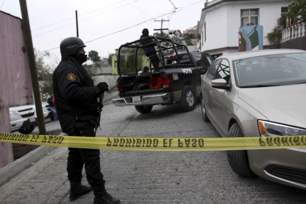 Tras de darse un enfrentamiento, los cuerpos de cuatro hombres aparecieron decapitados en una brecha, en el municipio de Doctor Coss. Foto Cuartoscuro / Archivo
