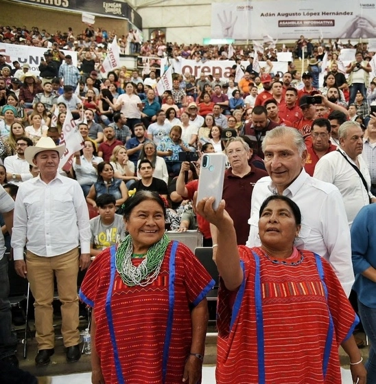 Adán Augusto López Hernández, aspirante a la Coordinación de la Defensa de la Cuarta Transformación, durante un evento en Hermosillo, Sonora. Foto Cristina Gómez