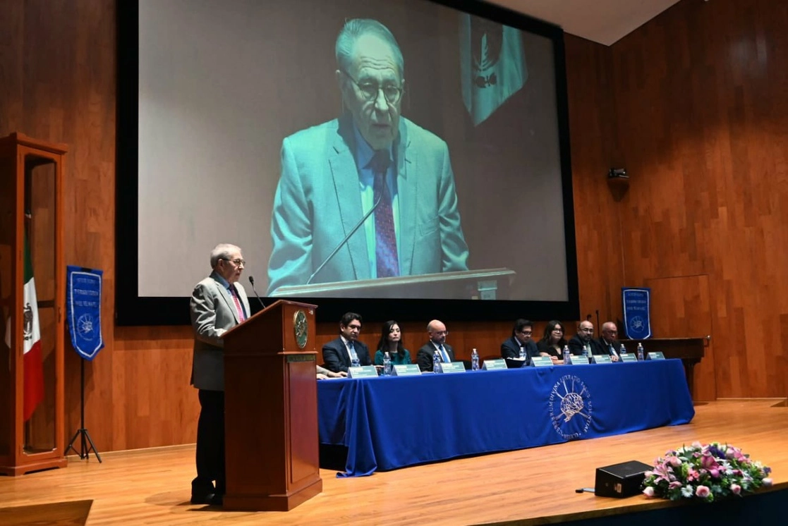 El secretario de Salud Jorge Alcocer presidió el fin de año académico del Instituto Nacional de Neurología y Neurocirugía. Foto @SSalud_mx