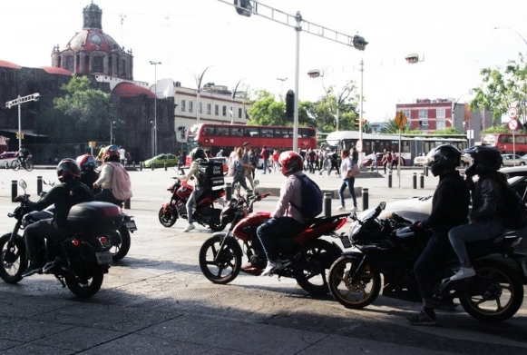 Motocicletas en la Ciudad de México. Foto Roberto García Rivas / Archivo