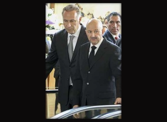 Tras una denuncia de la SHCP se busca iniciar un nuevo procedimiento contra Juan Collado Mocelo. En imagen de 2016, el abogado junto al ex presidente Carlos Salinas de Gortari, en una visita a Emilio Gamboa Patrón. Foto Cuartoscuro