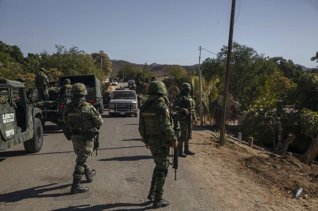 Loma de Redo se encuentra sitiado y elementos de fuerzas federales mantienen un operativo en la zona. Foto Cuartoscuro / Archivo  