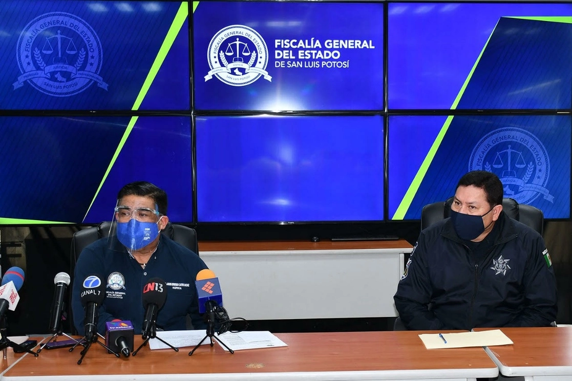 El vicefiscal de San Luis Potosí, Aarón Edmundo Castro Sánchez, este viernes en conferencia de prensa. Foto Vicente Juárez