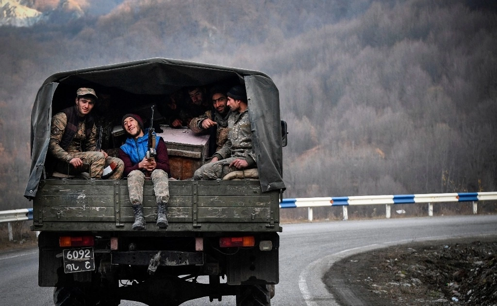 Soldados en el enclave de la zona de Kelbajar. Foto Afp /Archivo