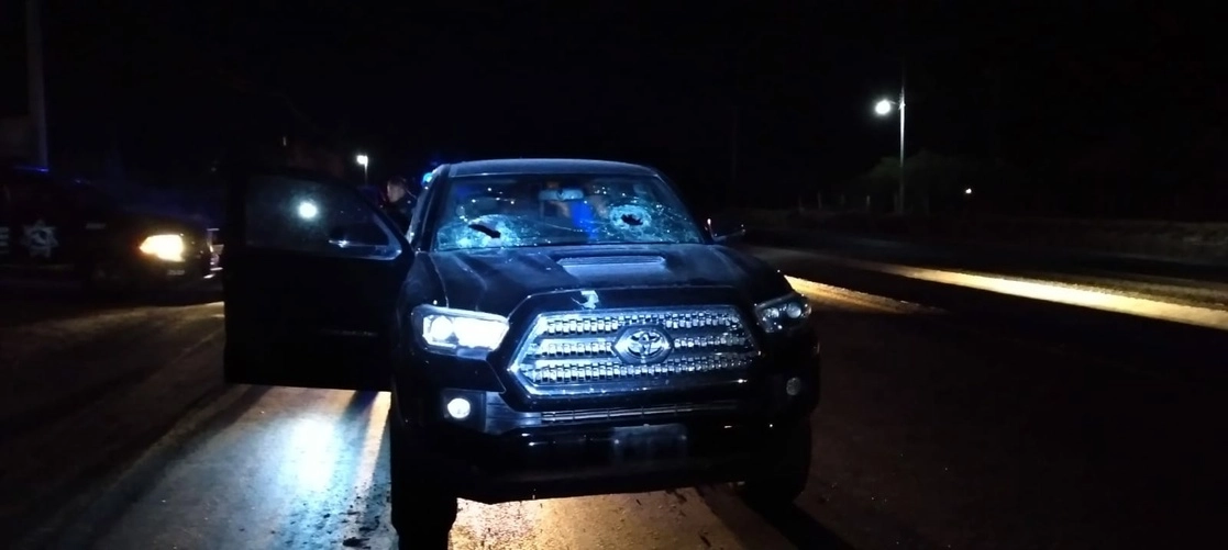 La Policía de Investigación (PDI) encontró una camioneta tipo Suv color negra, con placas de Texas. Foto cortesía FGE-SLP 