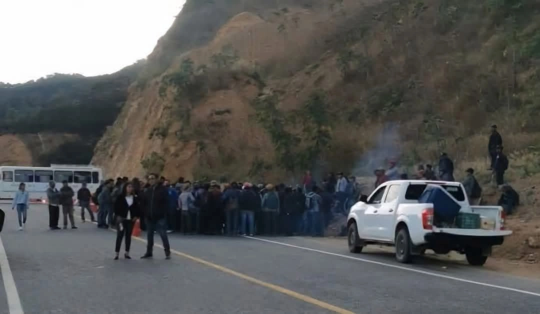 El enfrentamiento entre habitantes de San Sebastián y San Francisco Coatlán por una disputa territorial dejó un saldo de cinco muertos y 11 heridos. Foto 