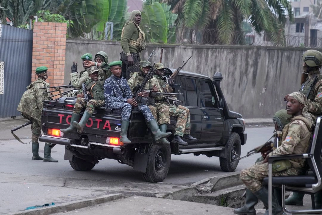 Los rebeldes del M23 patrullan las calles de Goma, República Democrática del Congo.