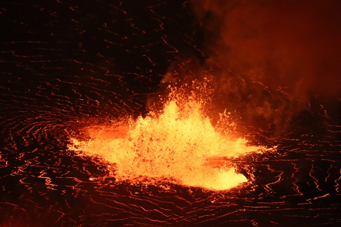 El Kilauea, uno de los volcanes más activos del planeta, entró en erupción en la Isla Grande de Hawai, el 29 de septiembre de 2021. Foto Afp 