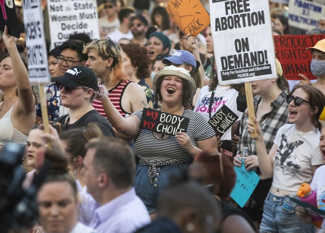 Law restricting abortion in Florida goes into effect