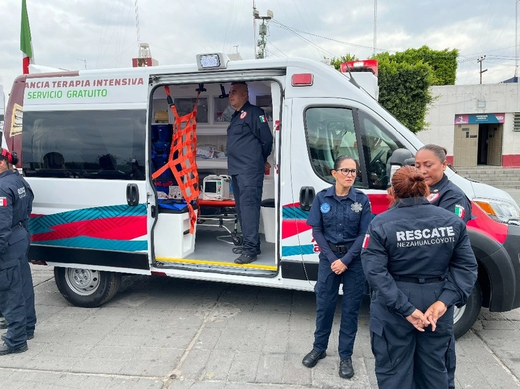 Cinco nuevas ambulancias entraron en operación en esta localidad donde cada año se ofrecen más de 20 mil servicios de urgencias médicas. Foto René Ramón

