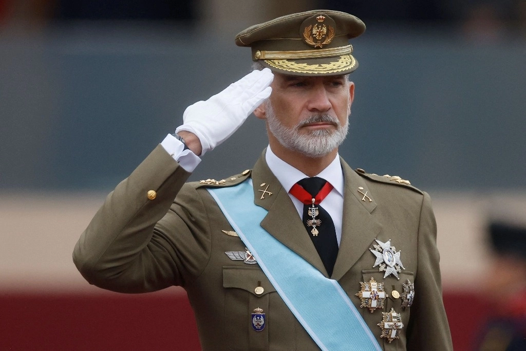 El rey Felipe VI encabezó el desfile militar con motivo del día nacional de España, el 12 de octubre de 2024. Foto Afp 