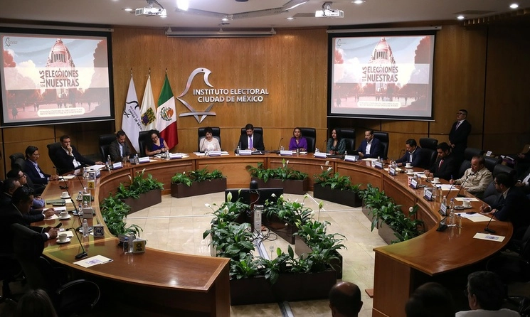 Aspecto de la sesión extraordinaria del Consejo General del Instituto Electoral de la Ciudad de México en la que se hizo la declaratoria oficial del comienzo del proceso comicial local ordinario 2023-2024. Foto María Luisa Severiano



