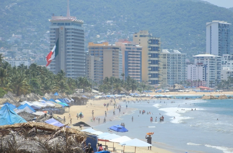 Panorámica de playa Hornos, en Acapulco, Guerrero.