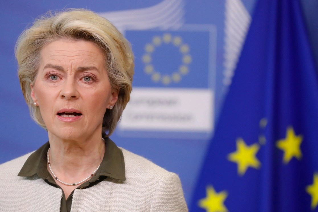 La presidenta de la Comisión Europea, Ursula von der Leyen, durante la presentación de un comunicado de prensa conjunto sobre nuevas medidas para responder a la invasión rusa de Ucrania en la Comisión Europea en Bruselas, el 27 de febrero de 2022. Foto Afp