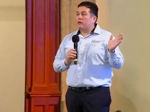 El director de Fonacot, Alberto Ortiz Bolaños durante conferencia de prensa. Imagen tomada del video emitido por el Gobierno de México