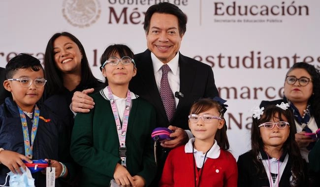 Durante las Jornadas de Salud, se han visitado 17 mil 588 escuelas para evaluar a más de 2.7 millones de niñas y niños. Foto 