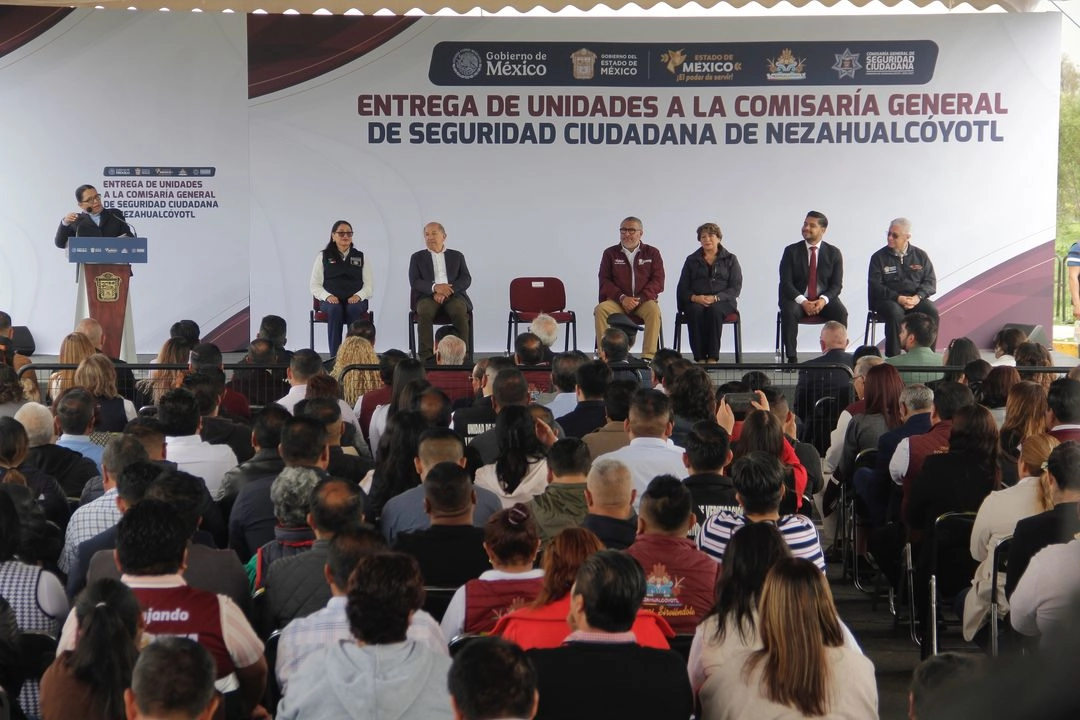 La funcionaria federal, estuvo acompañada del alcalde Adolfo Cerqueda Rebollo y de la gobernadora Delfina Gómez Álvarez. Foto 