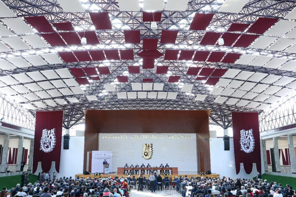 El director del IPN, Arturo Reyes Sandoval, destacó que los docentes “han heredado el legado de grandes maestros como Altamirano y Ramírez". Foto tomada de la cuenta de Twitter @IPN_MX