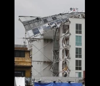 Edificio colapsado en Eje 7A Sur Emiliano Zapata durante el sismo del 19 de septiembre de 2017. Foto Carlos Ramos Mamahua/Archivo