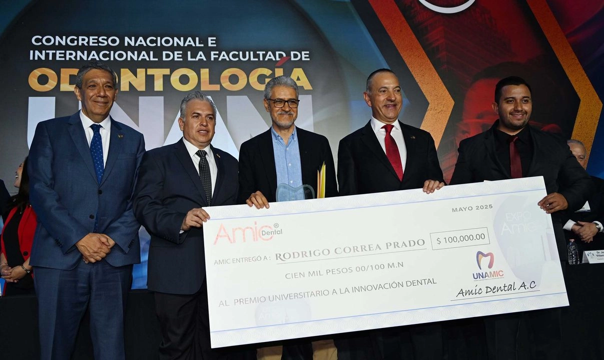 Este acto se efectuó durante la inauguración del Congreso Nacional e Internacional de Odontología UNAM 2025. Foto 