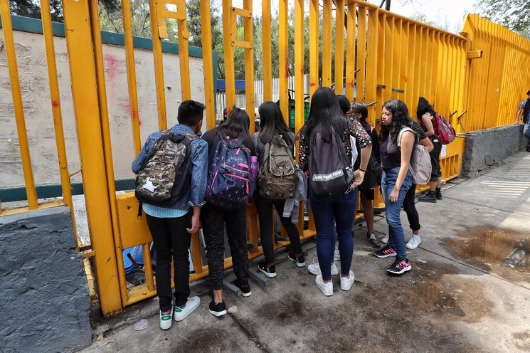 Estudiantes del CCH Azcapotzalco en imagen de archivo. Foto Marco Peláez