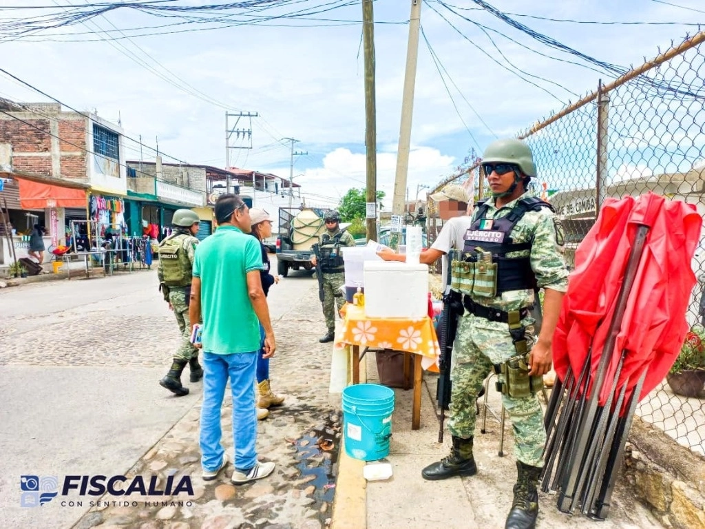 Ambos cuerpos se entregaron en el Servicio Médico Forense de Chilpancingo, desde donde los restos serán llevados en carrozas hasta los municipios de Chilapa y Metlatónoc. Foto Facebook Fiscalía General del Estado de Guerrero