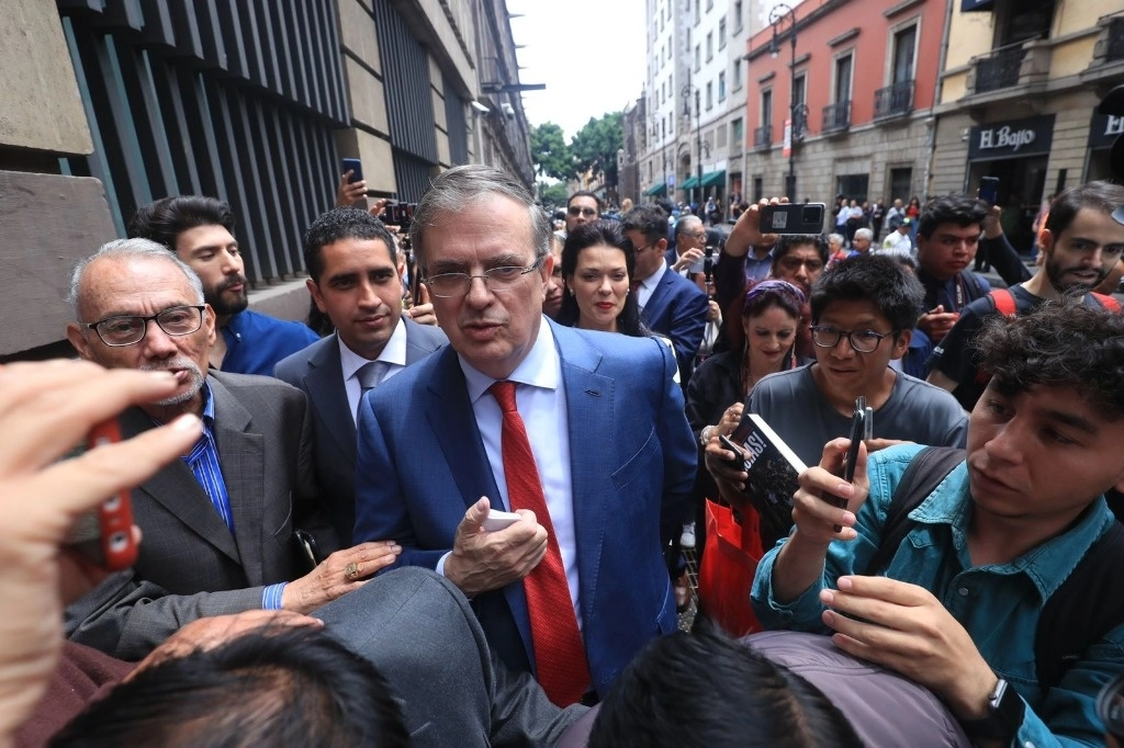 Los industriales del país se congratularon por el nombramiento de Marcelo Ebrard como titular de la Secretaría de Economía en la siguiente administración federal, pues cuenta con la capacidad y compromiso que requiere la dependencia. Foto Luis Castillo