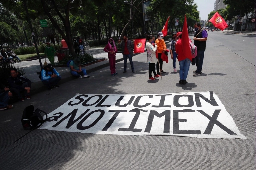 Trabajadores de la agencia de noticias del Estado mexicano reclaman solución al conflicto que la mantiene en huelga. Foto Cristina Rodríguez / Archivo