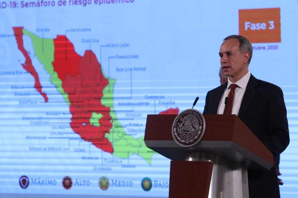 El subsecretario de Salud, Hugo López-Gatell, durante su exposición en la conferencia presidencial esta mañana. Foto Cuartoscuro 